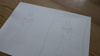 available with and without frame